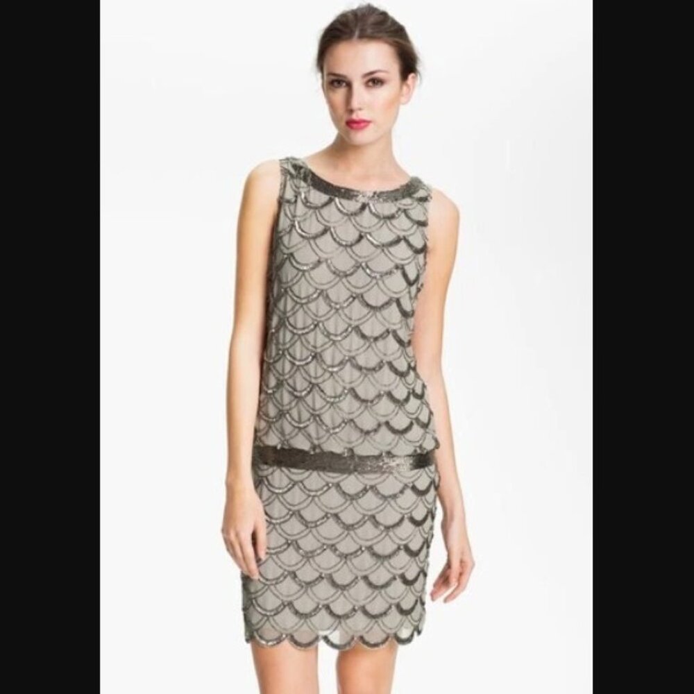Adrianna Papell vintage flapper 20s style beaded dress size 4 gray silver